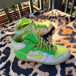 NIKE Green and White High-Top Sneakers/ Dunks
